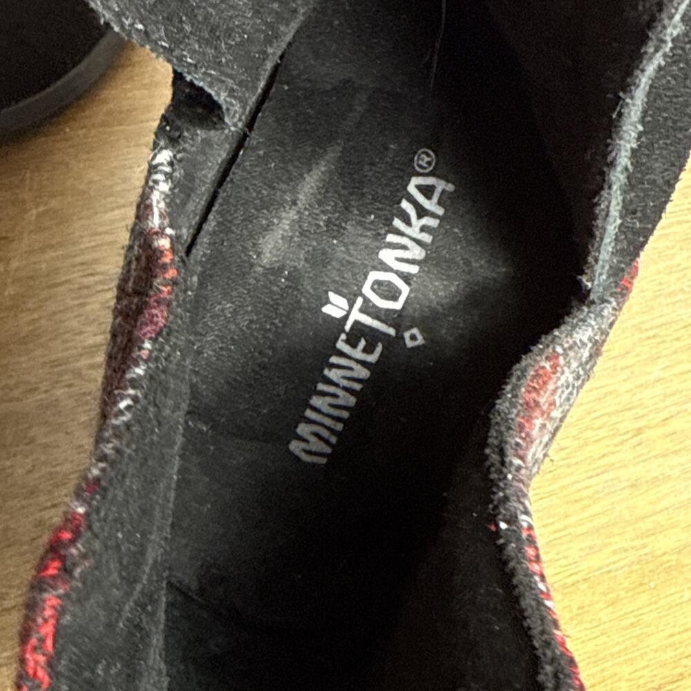 Minnetonka Ankle Boots Size 8 Black Leather Red Grey Woven Aztec Style Western - Picture 10 of 10